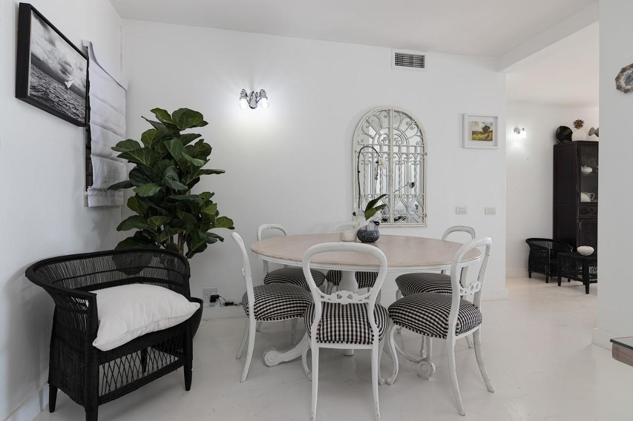 Santorini Perissa 16 - Family Only *