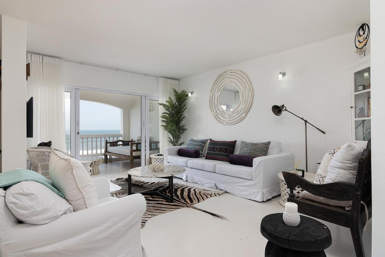 Santorini Perissa 16 - Family Only Apartment Ballito