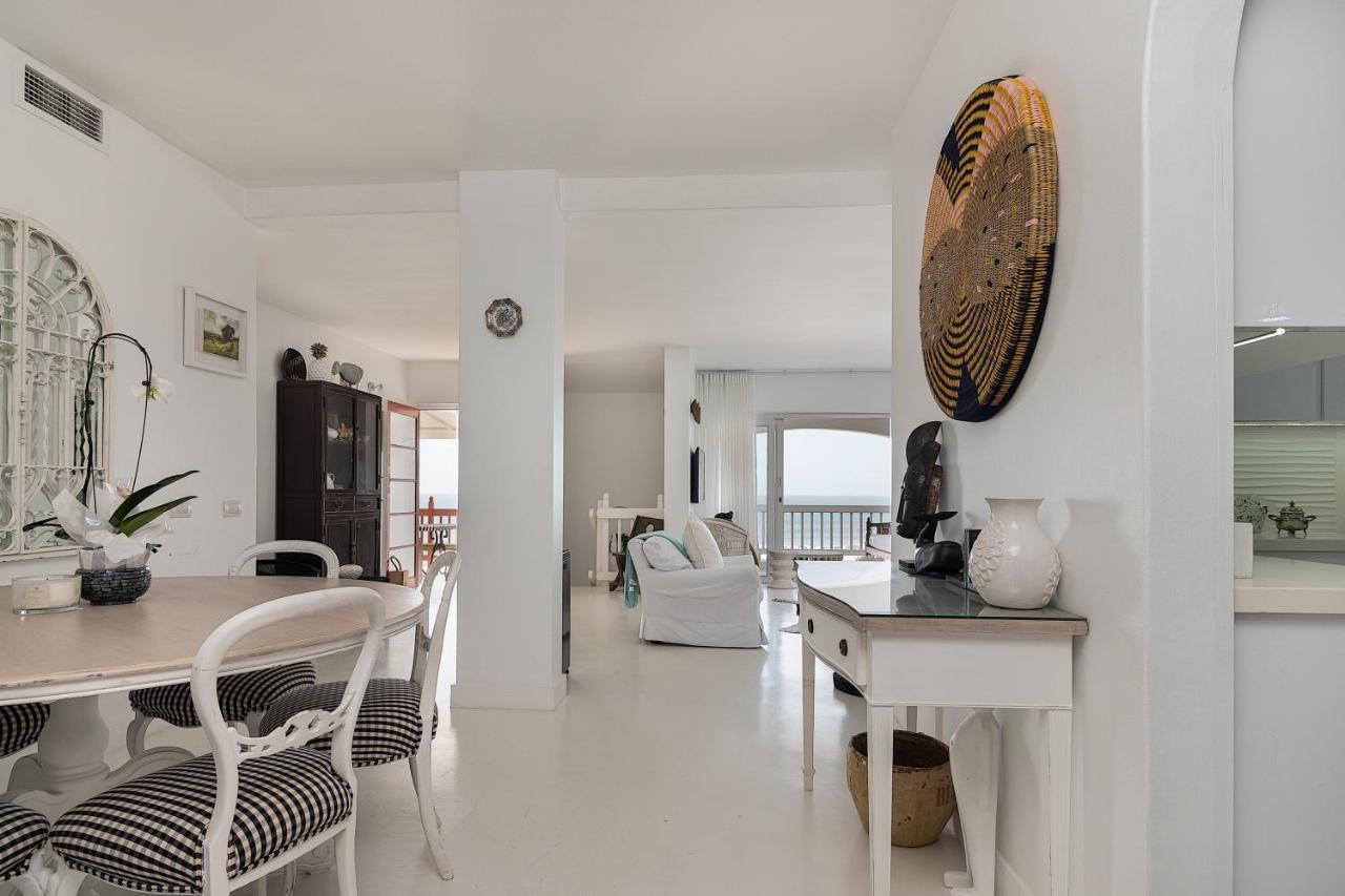 Apartment Santorini Perissa 16 - Family Only Ballito