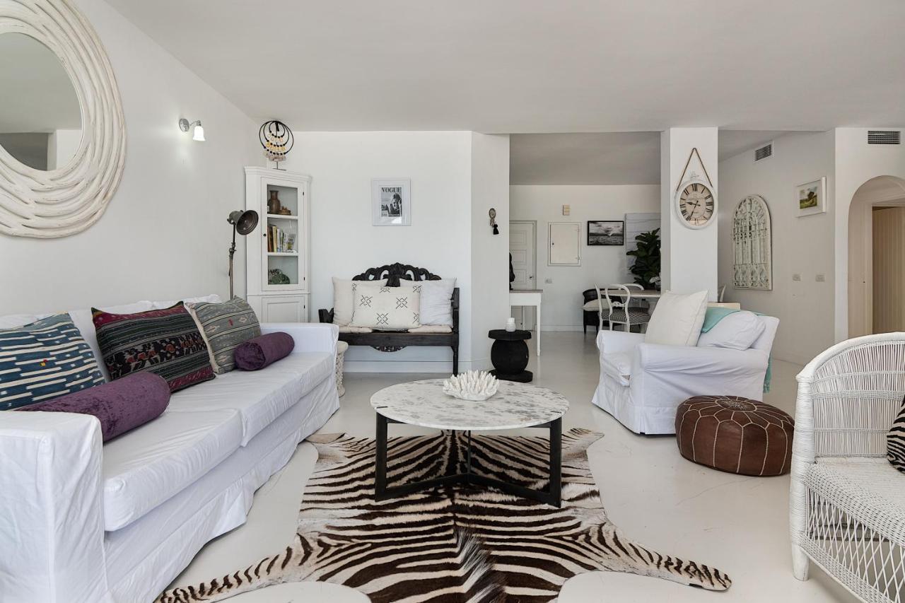 Santorini Perissa 16 - Family Only Apartment *