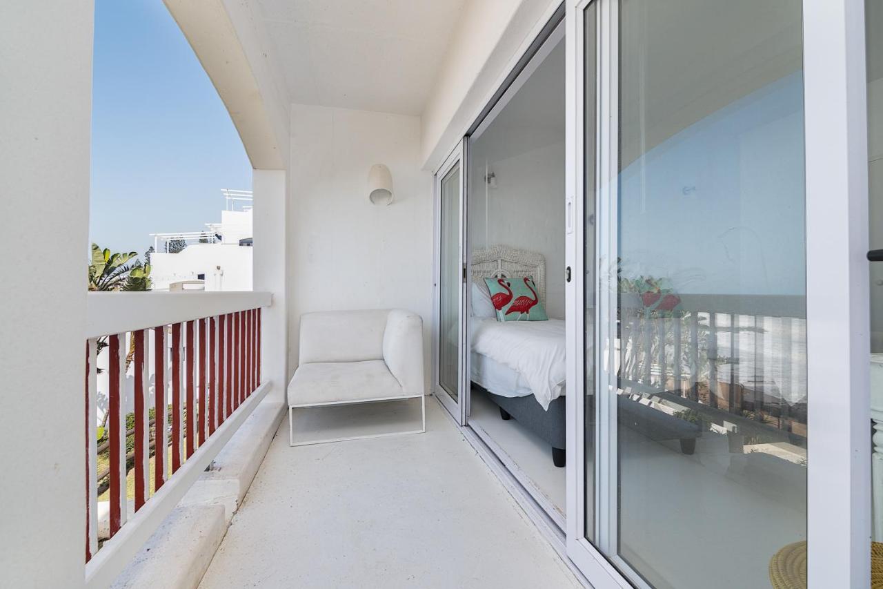 Apartment Santorini Perissa 16 - Family Only Ballito